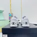 Chanel shoes for Women's Chanel Sneakers Les nouvelles cornes d'argent de Chanel #B53183