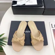 CHANEL Beige Lambskin Gold Interlocking CC #B53160 CHANEL Beige Lambskin Gold Interlocking CC #B53160