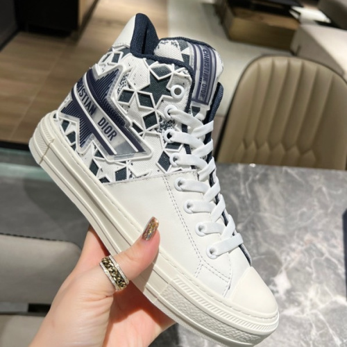Dior Shoes for Women's Sneakers #99919204
