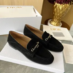Dior Shoes for Women's Sneakers #B56130