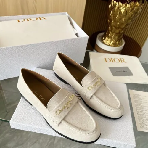 Dior Shoes for Women's Sneakers #B56132