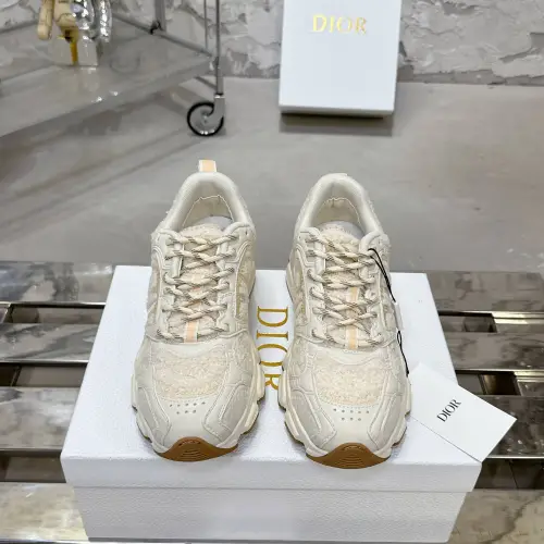 Dior Shoes for Women's Sneakers #B57399