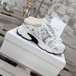 Dior Shoes for Women's Sneakers #B57404