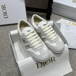 Dior Shoes for Women's Sneakers #B64335