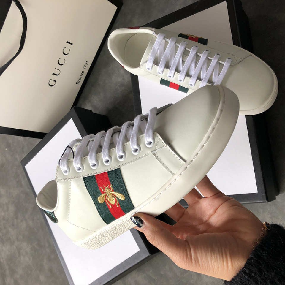 Buy Cheap Women Gucci original 1:1 top quality white Sneakers Little bee #9105308 from www.bagssaleusa.com