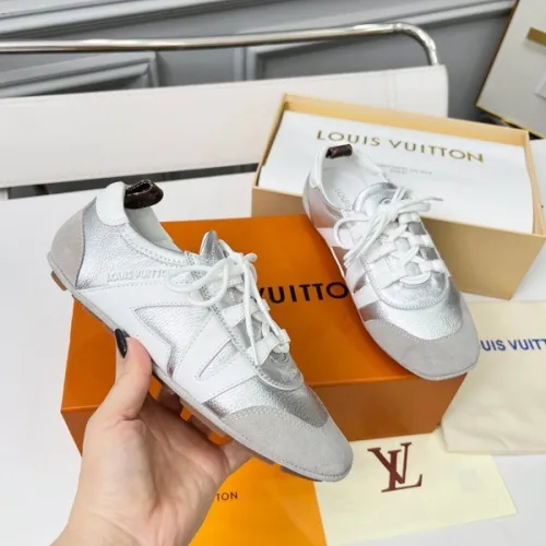 Gucci Shoes for Women Gucci Sneakers #B51248