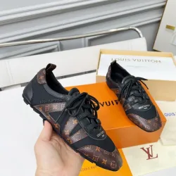 Gucci Shoes for Women Gucci Sneakers #B51250