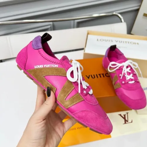 Gucci Shoes for Women Gucci Sneakers #B51252
