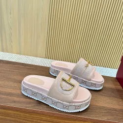 Gucci Shoes for Women's Gucci Slippers #B51640