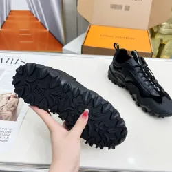 Louis Vuitton Shoes for Louis Vuitton Unisex Shoes #B52845