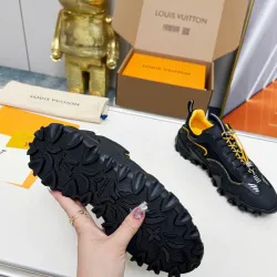 Louis Vuitton Shoes for Louis Vuitton Unisex Shoes #B52846