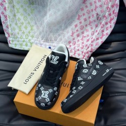Louis Vuitton & Nike Shoes for Louis Vuitton Unisex Shoes #B33689