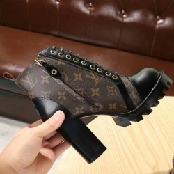 Louis Vuitton 9.5cm heel boots for women #875201