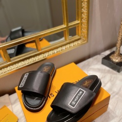  Shoes for Men And woman   Slippers #99907891