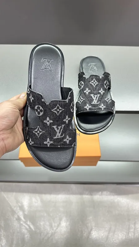 Louis Vuitton Shoes for Men's Louis Vuitton Slippers #B39074