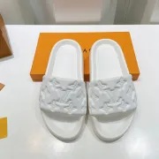 Louis Vuitton Shoes for Men's and women Louis Vuitton Slippers #99920481