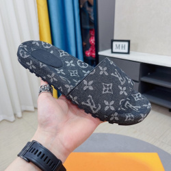 Replica Louis Vuitton Slippers for Men's #99921390