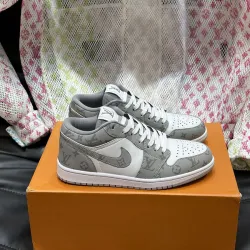 Louis Vuitton Nike Shoes for Men's Louis Vuitton Sneakers #B50248