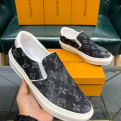 Louis Vuitton Shoes for Men's Louis Vuitton Sneakers #99908895