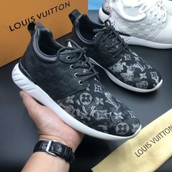 Louis Vuitton Shoes for Men's Louis Vuitton Sneakers #99913397
