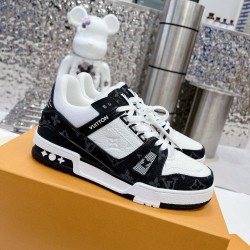 Louis Vuitton Trainer White black Louis Vuitton Monogram Sneakers  #B34839