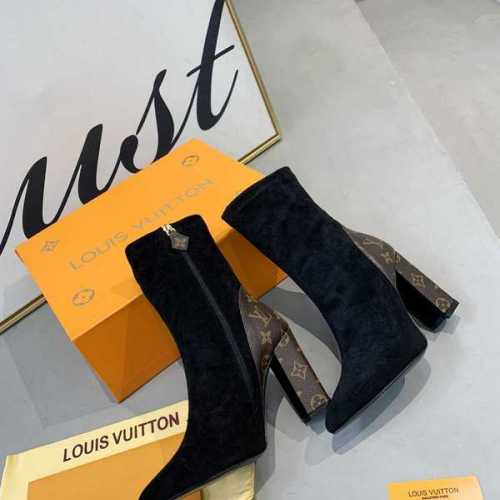 Louis Vuitton Shoes for Womem's Louis Vuitton rain boots #99902603