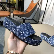 Louis Vuitton Shoes for Women's Louis Vuitton Slippers #99908551