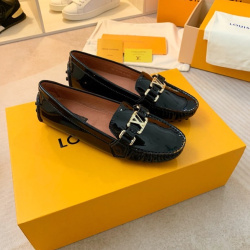 Louis Vuitton Shoes for Women's Louis Vuitton Sneakers #99922303