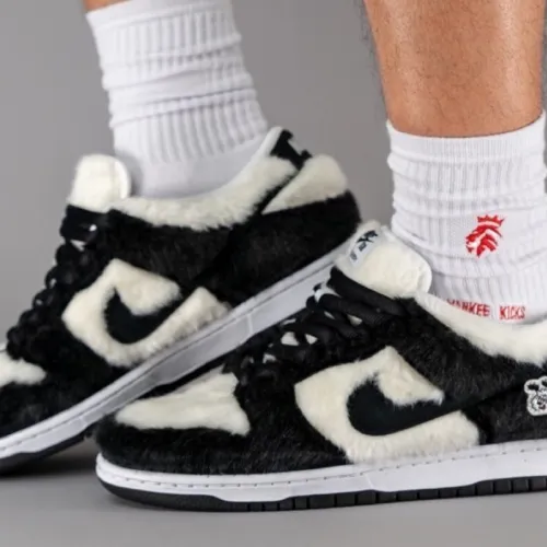 Verdy x Nike SB Dunk Low Shoe Black/White #B53358