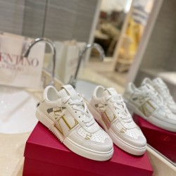 Valentino Unisex Shoes Valentino Sneakers #9999928449