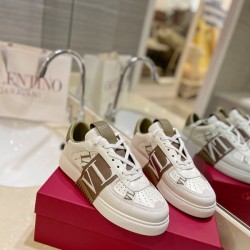 Valentino Unisex Shoes Valentino Sneakers #9999928452