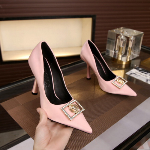 Versace shoes for Women's Versace Sandals #999932457