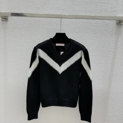 Valentino Women's Knitted Sweater Bold Black   White Chevron V   Neck Design for Luxury Fashion Enthusiasts #B56259