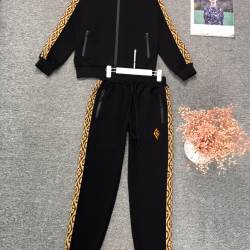 Gucci Fashion Tracksuits for Women #9999928979