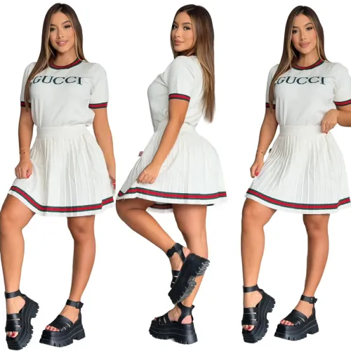 Gucci Fashion Tracksuits for Women #B50935