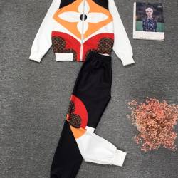 Louis Vuitton 2022 new Fashion Tracksuits for Women #99923811