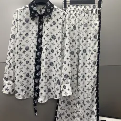 Louis Vuitton Fashion Tracksuits for Women #B51019
