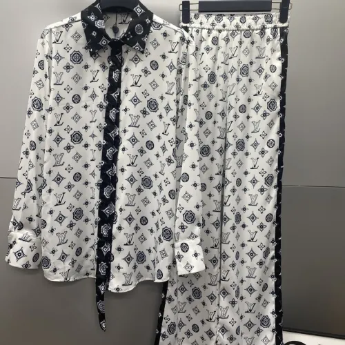 Louis Vuitton Fashion Tracksuits for Women #B51019