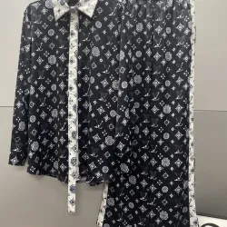 Louis Vuitton Fashion Tracksuits for Women #B51020