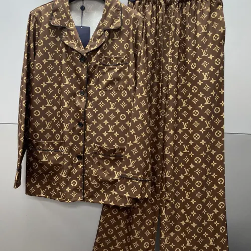 Louis Vuitton Fashion Tracksuits for Women #B51021