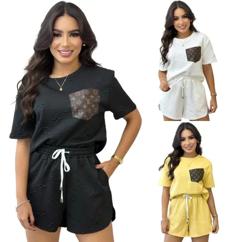 Louis Vuitton Fashion Tracksuits for Women #B52332
