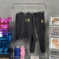 Versace 2022 new Fashion Tracksuits for Women #99923825